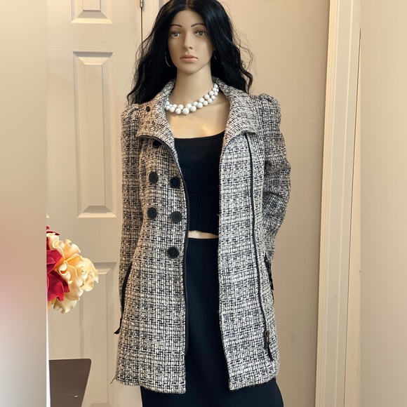 Bebe Jacket, elegant coat with zipper and buttons, great design,very comfortable - Picture 2 of 6